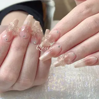 ネイル Queens 榊 まおのネイルデザイン