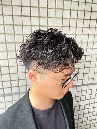 ショート パーマ メンズ メンズパーマ特化 カバヤマ　リョウのヘアスタイル