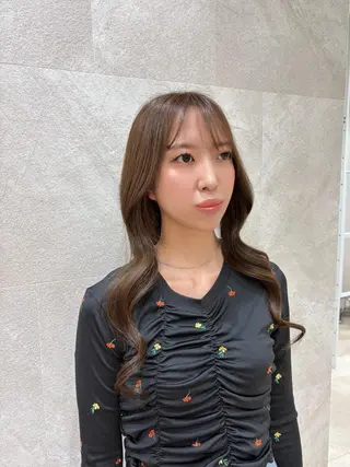 セミロング 韓国ヘアケアブリーチ 莉奈のヘアスタイル