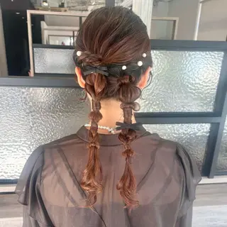 セミロング カラー mio ︴ アレンジ ︴ 透明感カラーのヘアスタイル