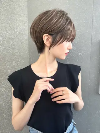 ショート カラー 🌟透明感カラー× 小顔カット いっせいのヘアスタイル