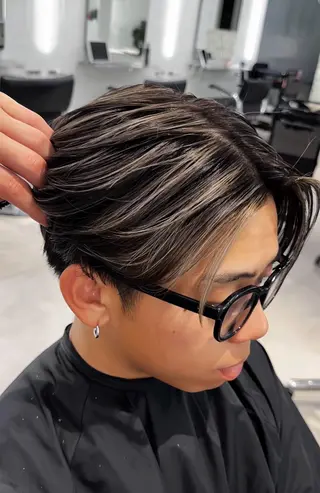 カラー メンズ 表参道/ハイライト バレイヤージュのヘアスタイル
