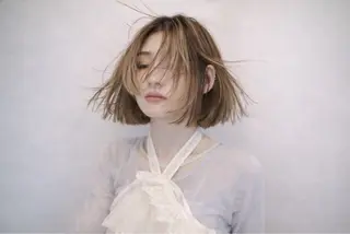 ショート shiho/レイヤー /透明感カラーのヘアスタイル