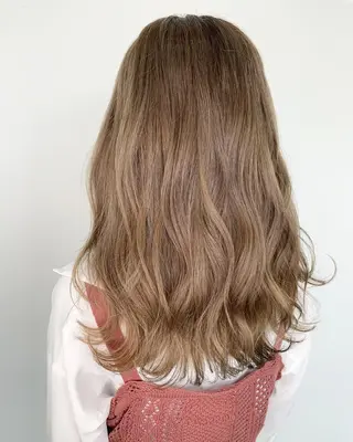 セミロング 山田 絵里菜のヘアスタイル