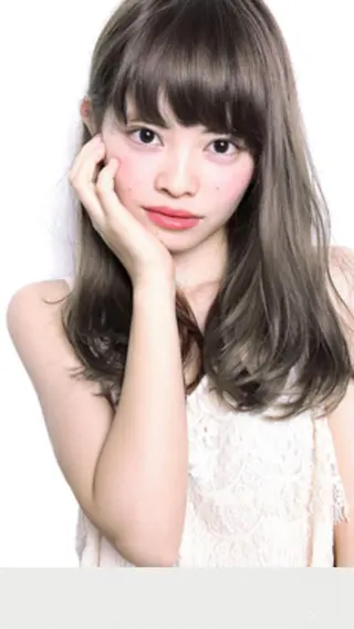 ミディアム 嶋崎 留美のヘアスタイル