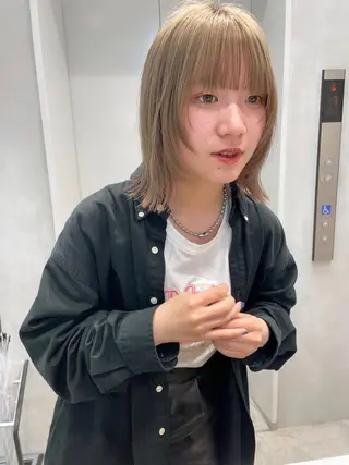 ミディアム 青木 優歩のヘアスタイル