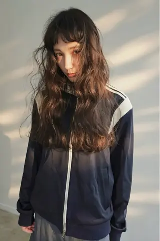 セミロング カラー パーマ 縮毛矯正特化型美容師 名古屋LORENハダのヘアスタイル
