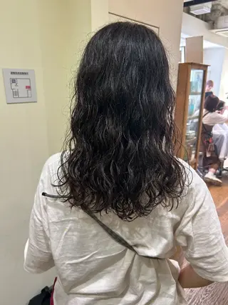 セミロング パーマ 、 、のヘアスタイル