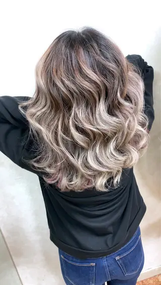 ミディアム 穐田 司樹のヘアスタイル