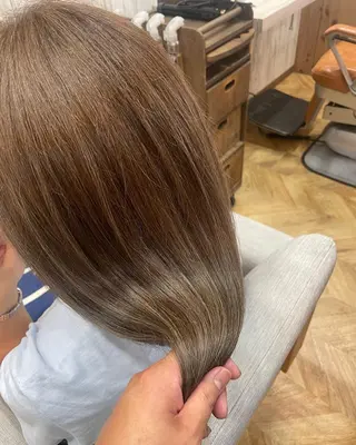 カラー パーマ ヘアアレンジ メンズ キッズ ネイル マツエク・マツパ Saffyハリウッド トリートメント◎のヘアスタイル