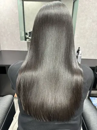 ロング 岩崎 恵実のヘアスタイル