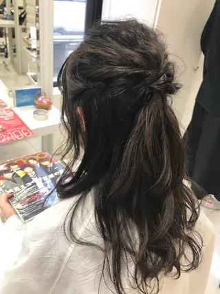 ロング ヘアアレンジ 【暖色カラー特化】 中山由梨のヘアスタイル
