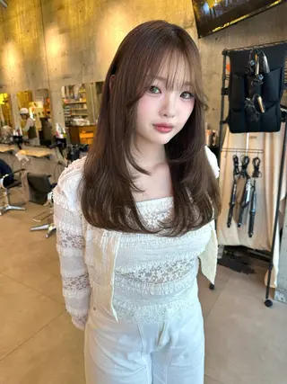 ロング 【ハイトーン特化】 Hugのヘアスタイル