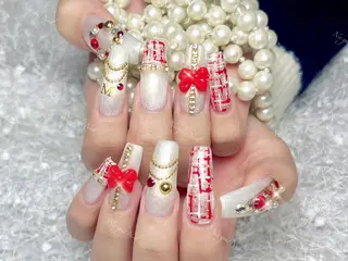 ネイル 🦋 Queenieのネイルデザイン