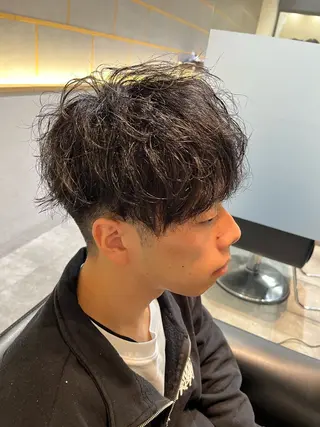 ショート パーマ 玉城 和磨のヘアスタイル