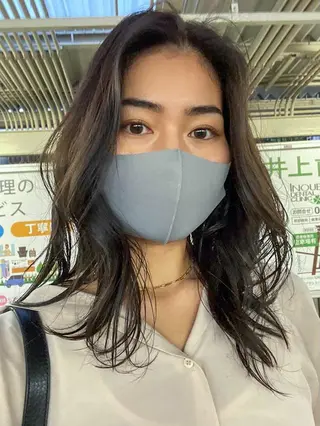 カラー & kuのヘアスタイル