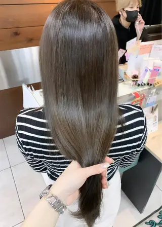ロング レイヤー/艶髪カラー 森本くるみのヘアスタイル