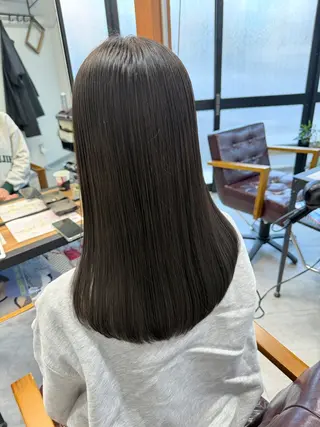 ロング カラー シノザキ キナのヘアスタイル