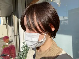 ショート カラー 山本 銘子のヘアスタイル