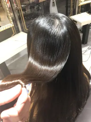 ロング 平田 愛美のヘアスタイル