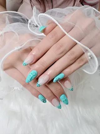 ネイル Dyo Nail_Royalのネイルデザイン