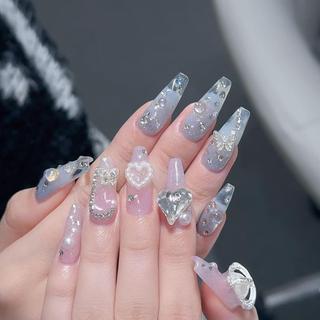 ネイル Queens テイのネイルデザイン