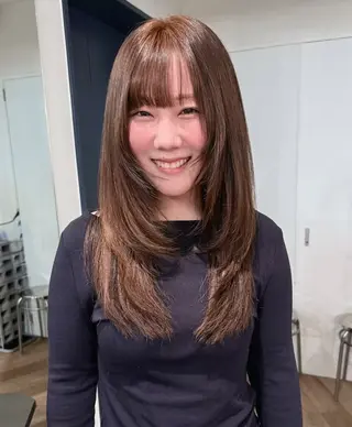ロング カラー ヒマリ/ ベージュ/ハイトーンのヘアスタイル