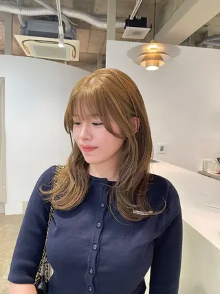 セミロング カラー H I ＮＡのヘアスタイル