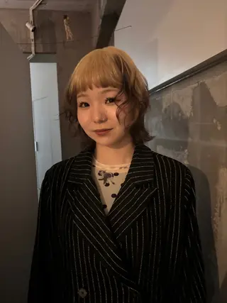 カラー mirai/レイヤー ボブ/デザインのヘアスタイル