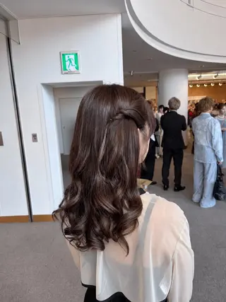 ロング Rinkaアレンジ/ 顔まわり/縮毛矯正のヘアスタイル