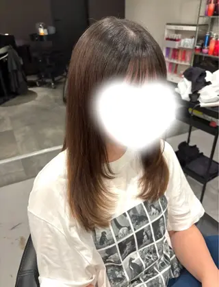 セミロング 山路 結花のヘアスタイル