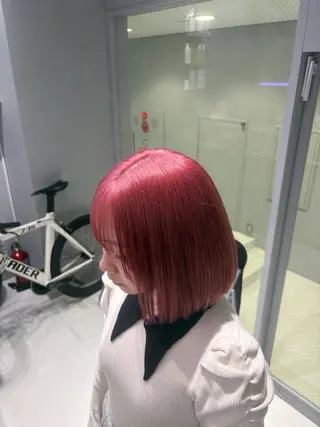 ショート ハイトーン✖️ 縮毛矯正シュンペイのヘアスタイル