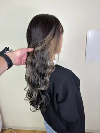 ロング カラー ハイライトカラー✨ グレージュ✨鎌倉光洋のヘアスタイル