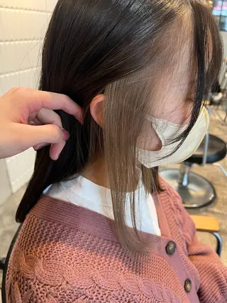 カラー 安岡 稜太のヘアスタイル