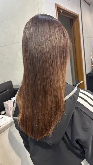 ロング REVE 美容室のヘアスタイル