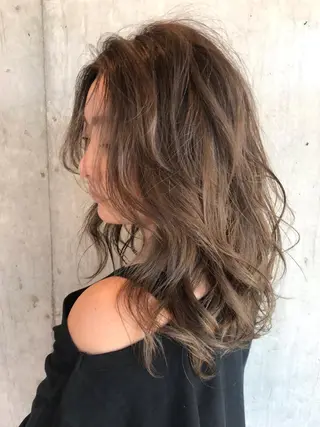 セミロング カラー ヘアアレンジ ネイル マツエク・マツパ 滝島 真帆のヘアスタイル