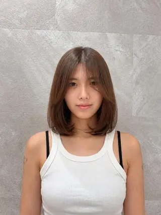 セミロング 韓国ヘアケアブリーチ 莉奈のヘアスタイル