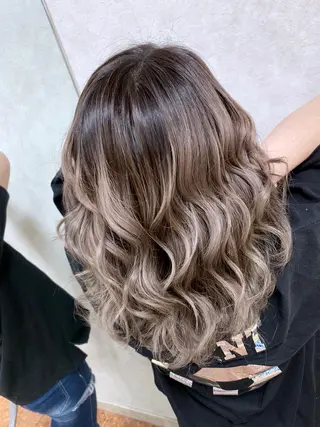 ミディアム 穐田 司樹のヘアスタイル