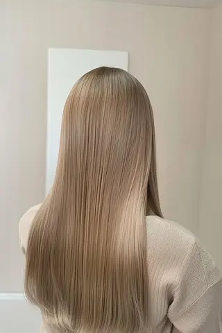 ロング カラー Luana / 公式 / 大通のヘアスタイル