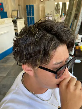 ショート カラー パーマ メンズ カットパーマ✂️ 小坂田玲亜のヘアスタイル