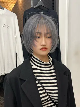ミディアム カラー イツク ⚡️ ルーツ/ハイトーンのヘアスタイル