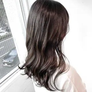 セミロング カラー センターパート特化 井上健太のヘアスタイル