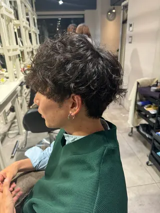 ミディアム パーマ メンズ 似合う髪型見つけます AYAKAのヘアスタイル