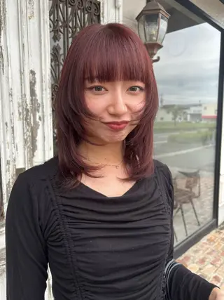 ミディアム comeghead 琴音のヘアスタイル