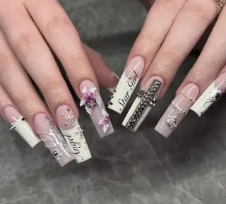 ネイル Chiee Bling.Nailのネイルデザイン