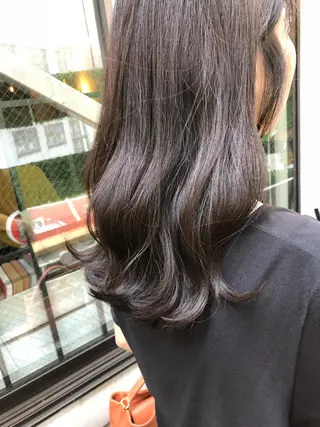 ミディアム カラー shinka omotesandoのヘアスタイル