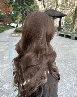 ロング カラー 透明感ベージュ×レイ ヤーカット🎀セナのヘアスタイル