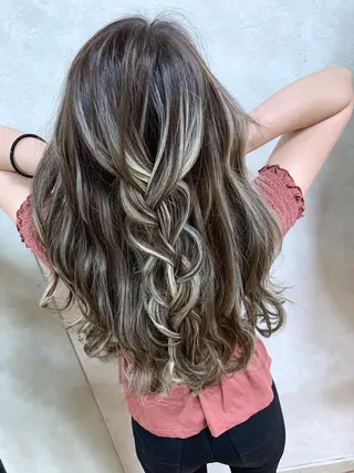セミロング 穐田 司樹のヘアスタイル