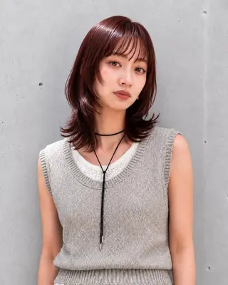 セミロング ブリーチなし透明感 カラー🌷宮部楓奈のヘアスタイル