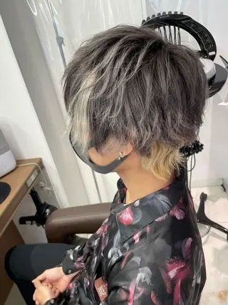 カラー メンズ 渡部凌我 小顔ウルフ ハイトーンカラーのヘアスタイル
